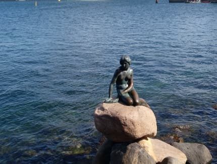 estatua de la Sirenita